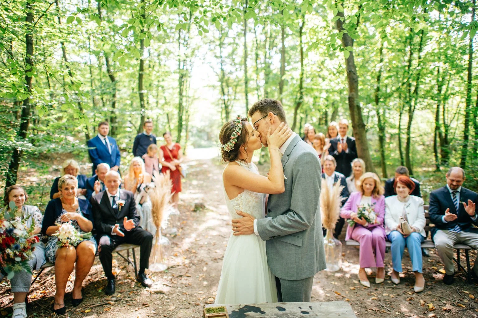 svatba-praha-stodola-holyne-2022-fotograf-patrickhacha-prague-wedding48.jpg