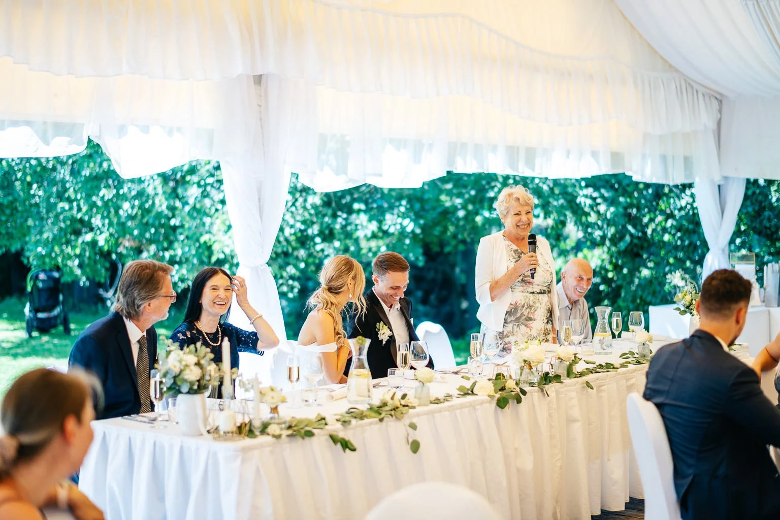karlstejn-svatba-romanticky-hotel-fotograf-wedding-patrikhacha-070.jpg