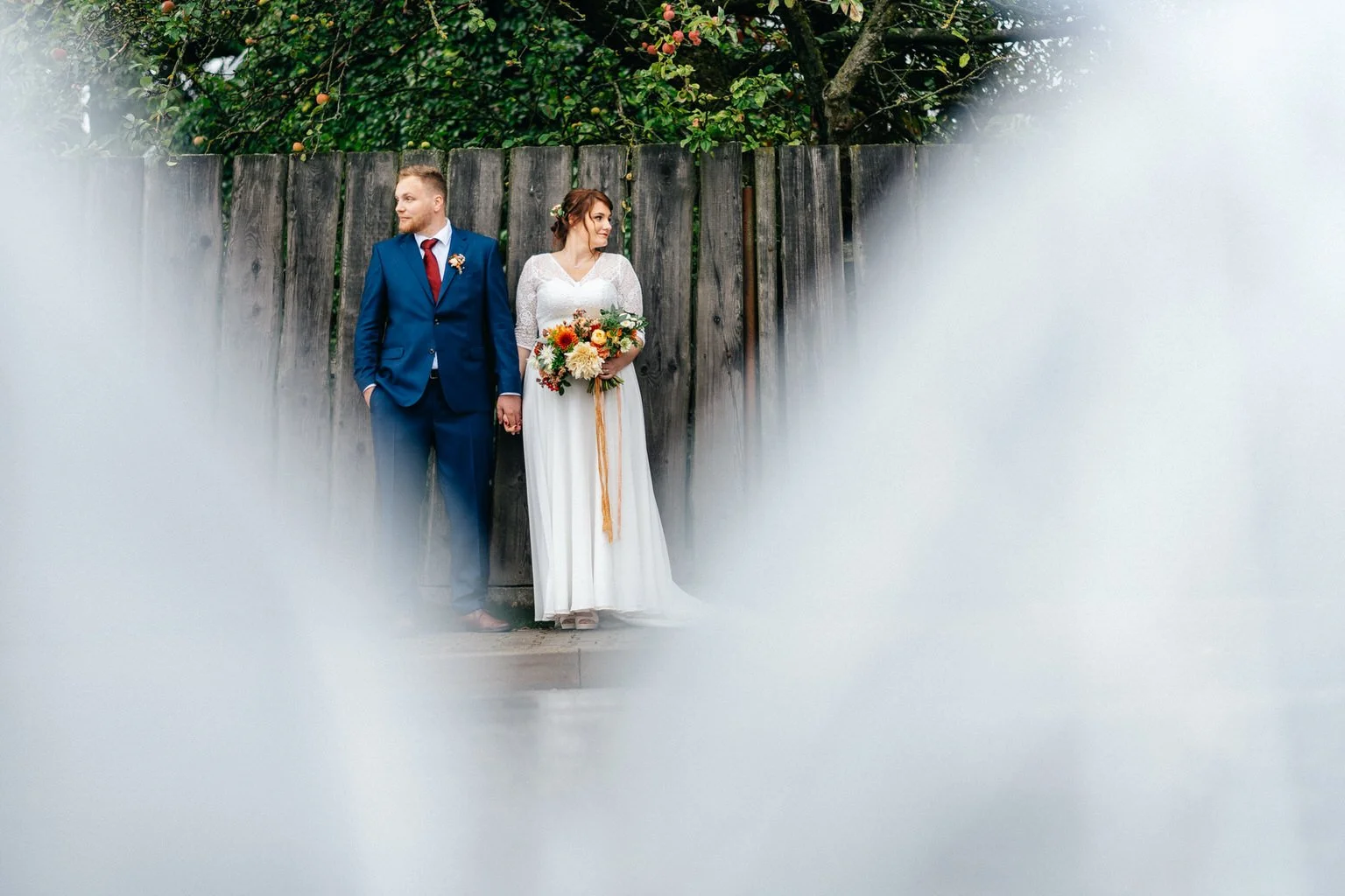 svatba-v-desti-farma-kalhov-fotograf-2022-wedding-prsi-venkovni-patrickhacha64.jpg