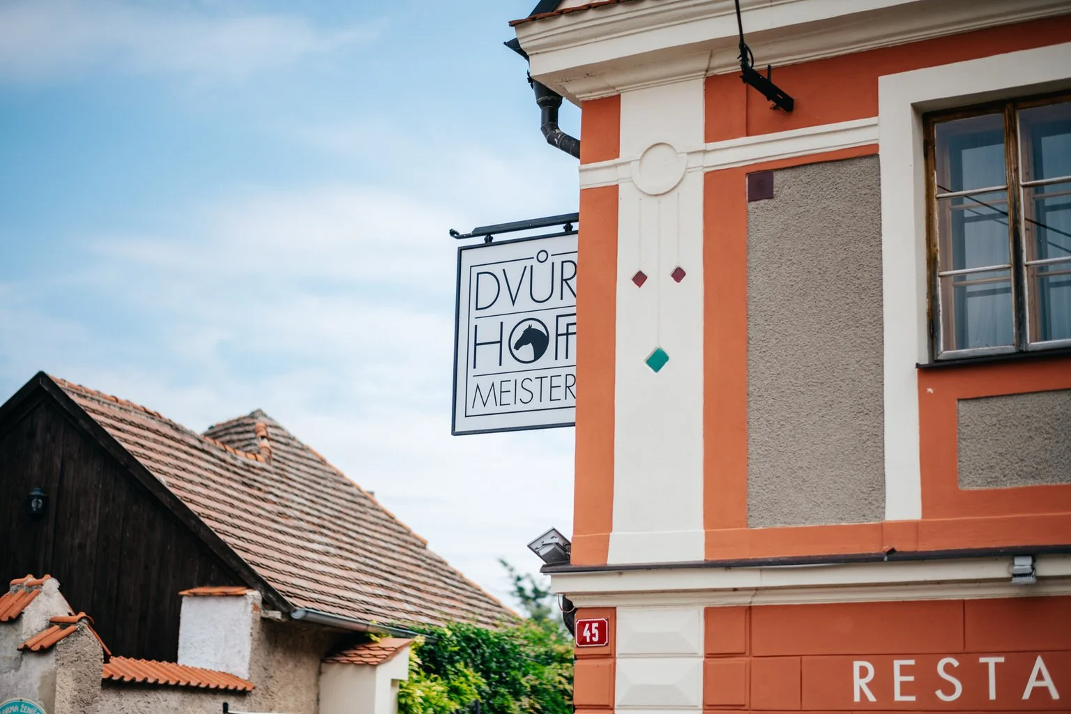 dvur-hoffmeister-svatba-fotograf-wedding-prague-photographer-summer-vibe-patrickhacha-srpen-2020-boho-1.jpg