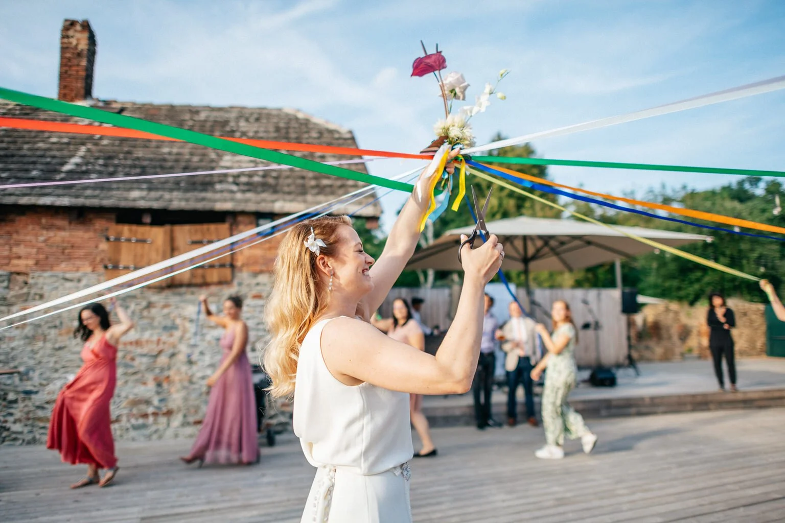 svatba-mlyn-na-dobry-vode-praha-wedding-prague-photographer-fotograf-2022-venkonvi79.jpg