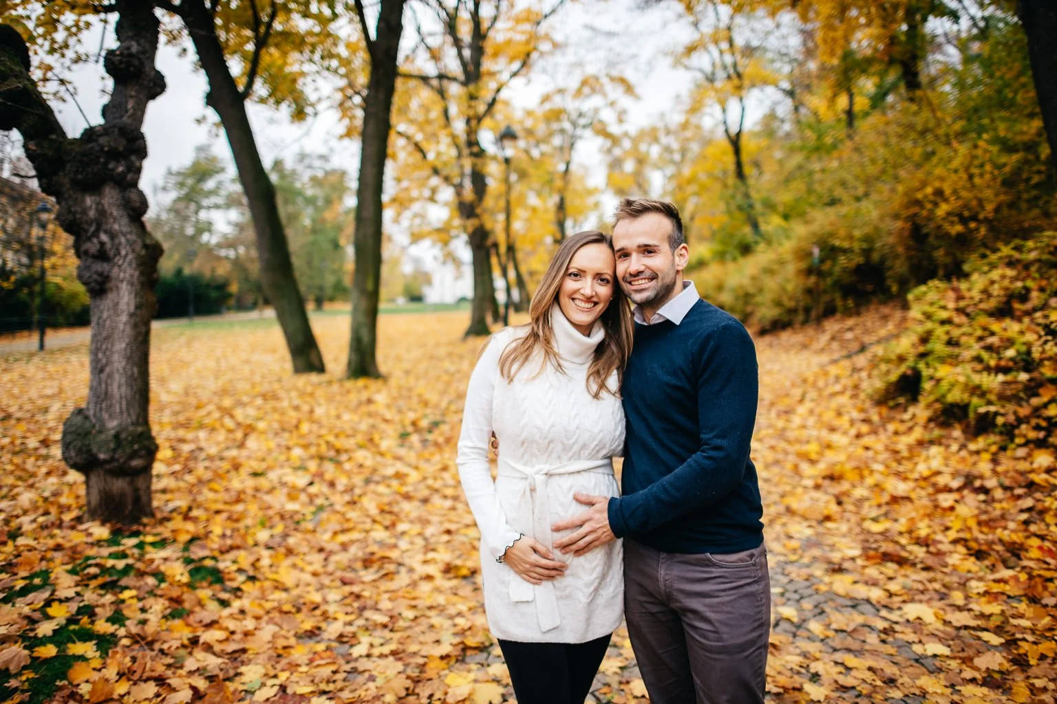 tehotenske-foceni-parove-praha-fotograf-couple-patrickhacha-budemetri-003.jpg