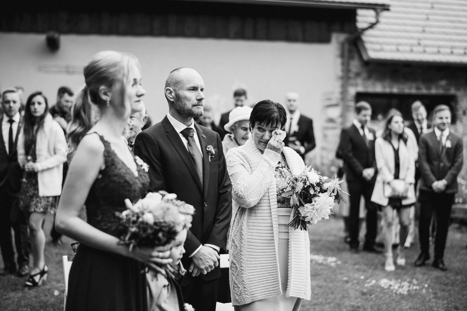 svatba-v-desti-farma-kalhov-fotograf-2022-wedding-prsi-venkovni-patrickhacha22.jpg