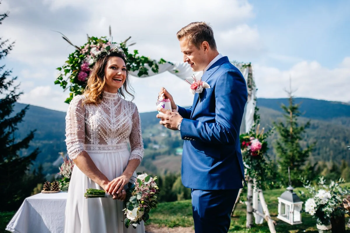 svatba-spindl-wedding-nahorach-hory-krkonose-spindleruvmlyn-horalka-priroda-hory-v-lese-048.jpg