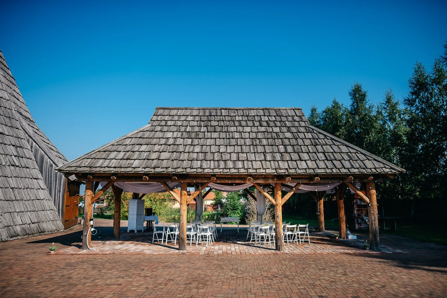 Vigvam-svatba-fotograf-nemcice-wedding-patrikhacha-photographer-002.jpg