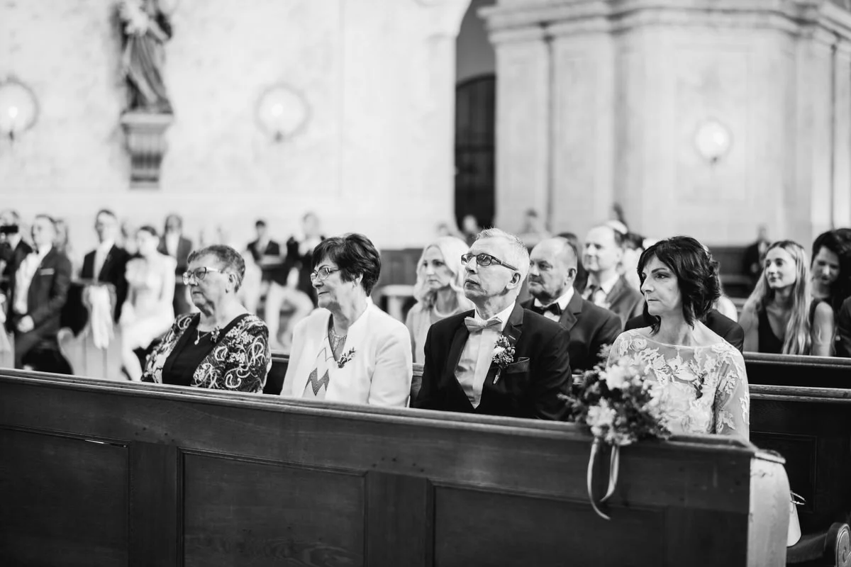 krtiny-kostel-svatba-fotograf-wedding-047.jpg