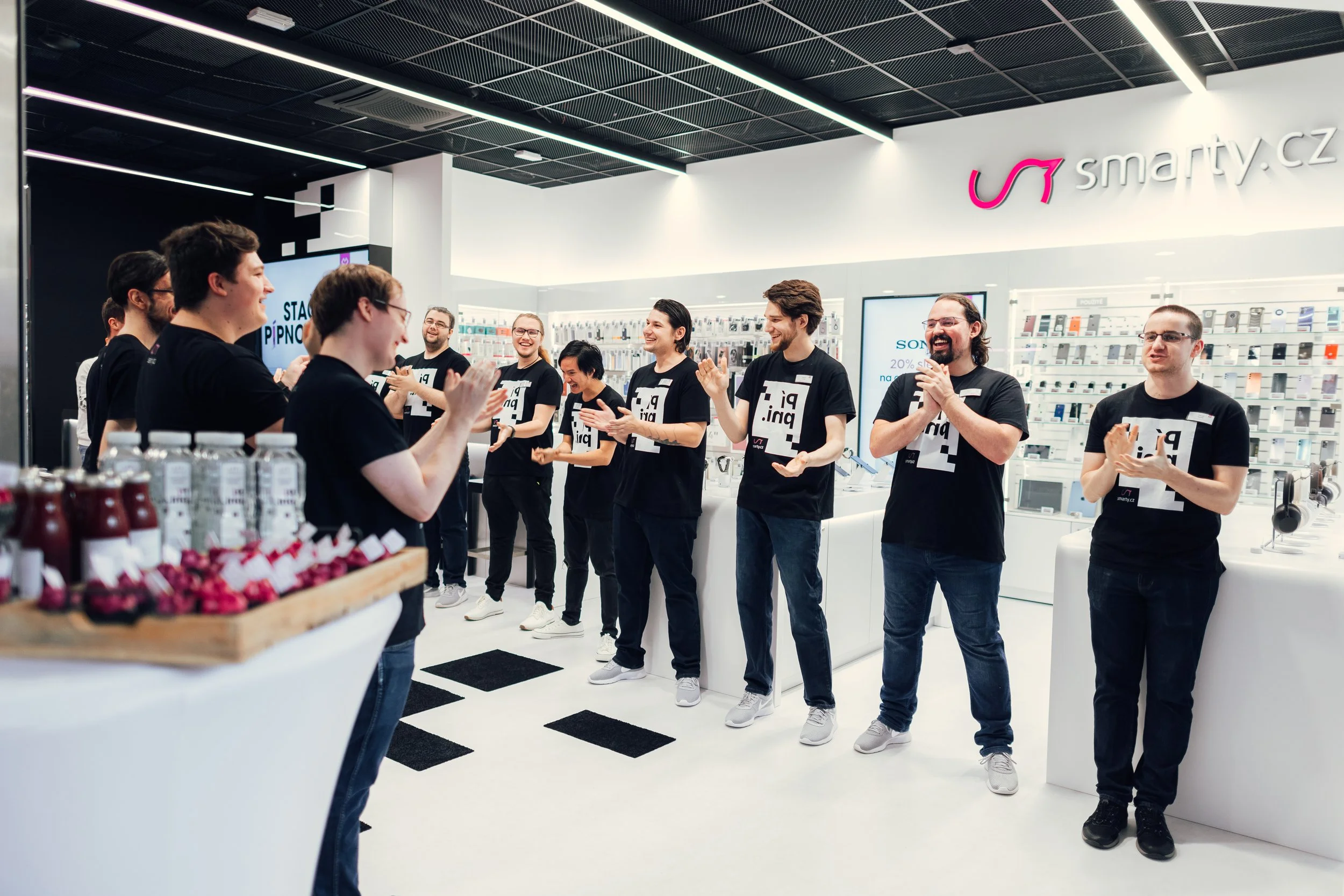 smarty-opening-klucizprahy-agrealus-ducklock-event-fotograf-Patrick-Hacha8.jpg