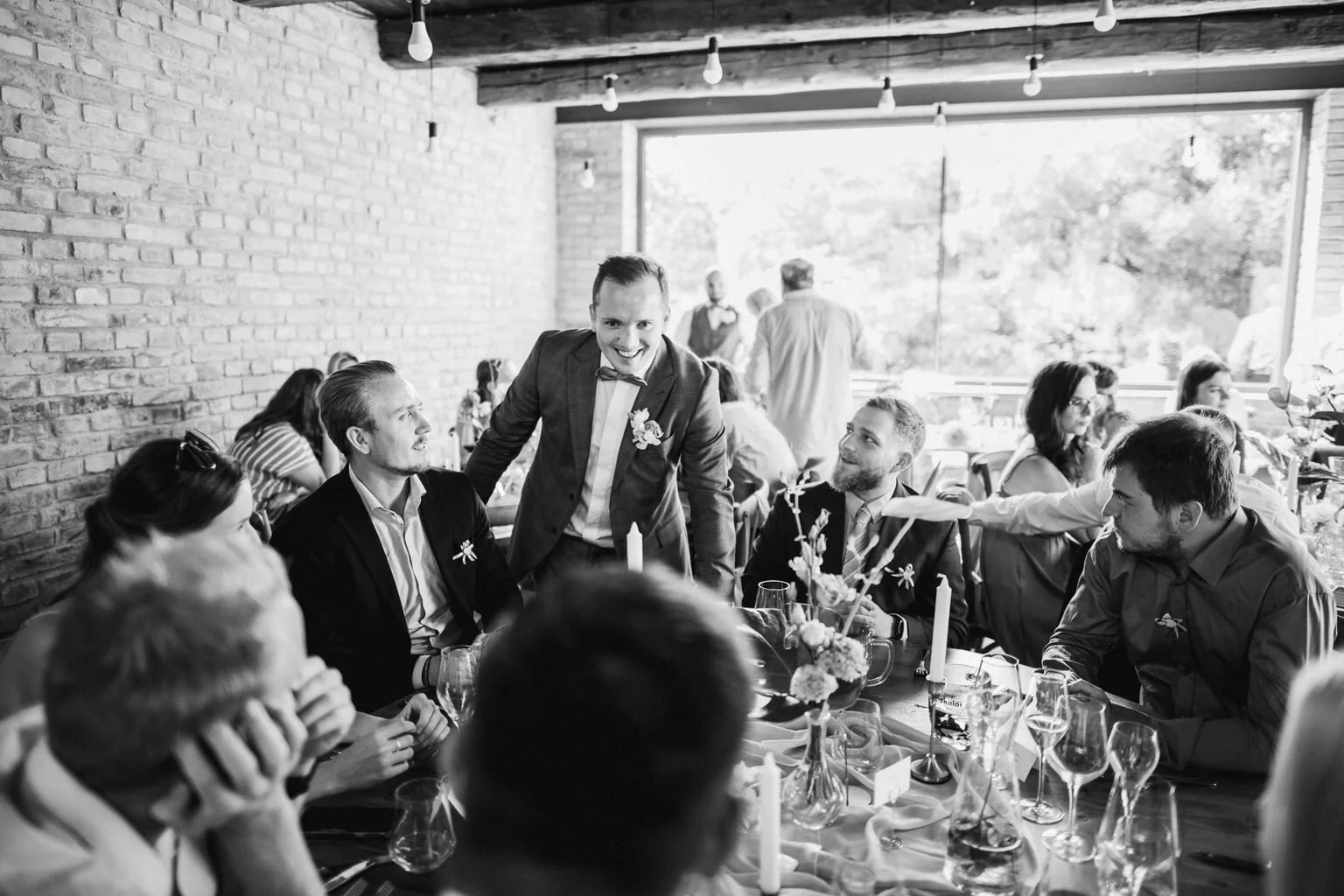 svatba-mlyn-na-dobry-vode-praha-wedding-prague-photographer-fotograf-2022-venkonvi52.jpg