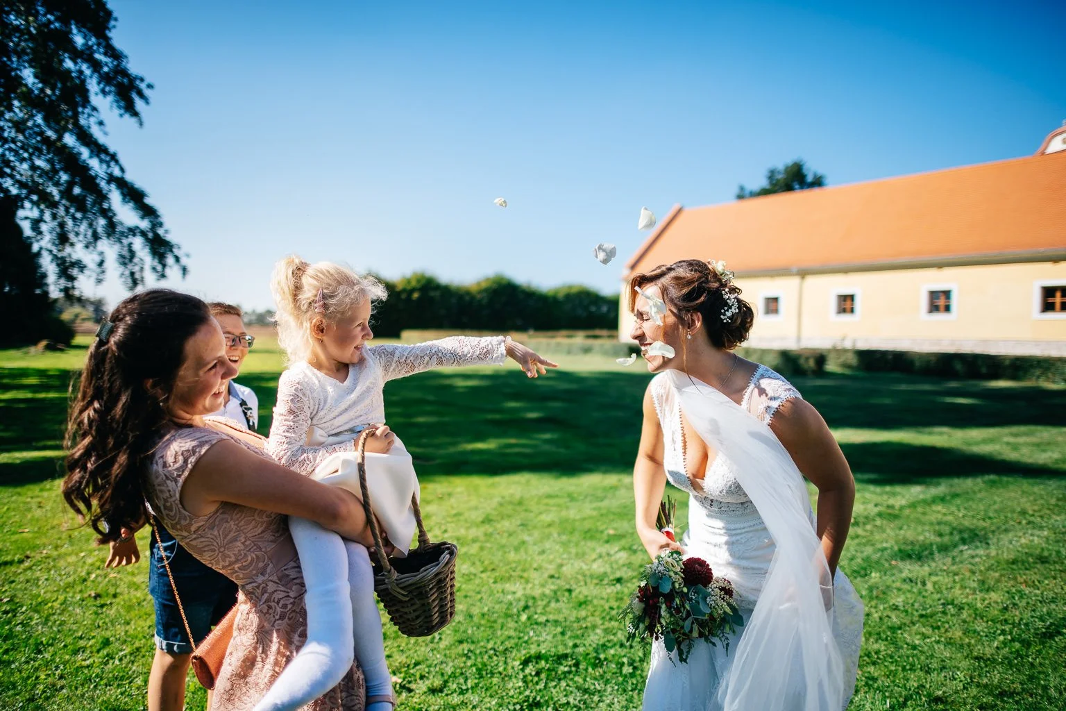 dvur-gigant-svatba-zaluzi-fotograf-wedding-patrikhacha-photographer-059.jpg