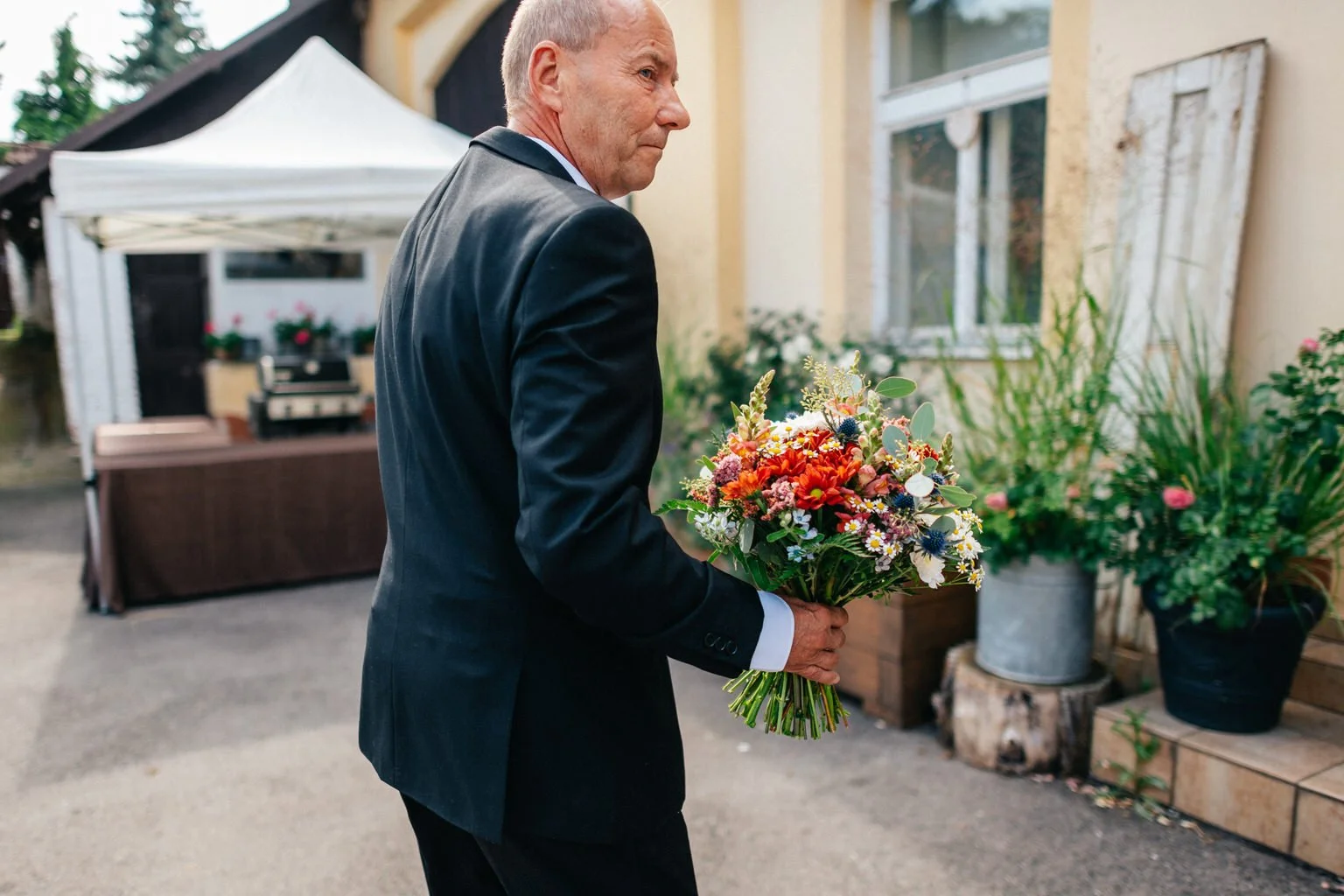 svatba-praha-stodola-holyne-2022-fotograf-patrickhacha-prague-wedding33.jpg