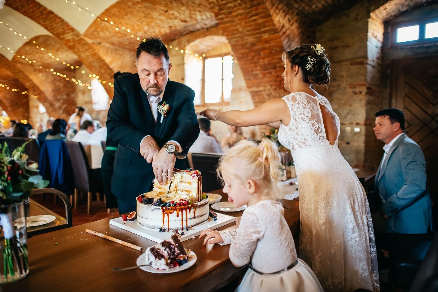 dvur-gigant-svatba-zaluzi-fotograf-wedding-patrikhacha-photographer-090.jpg