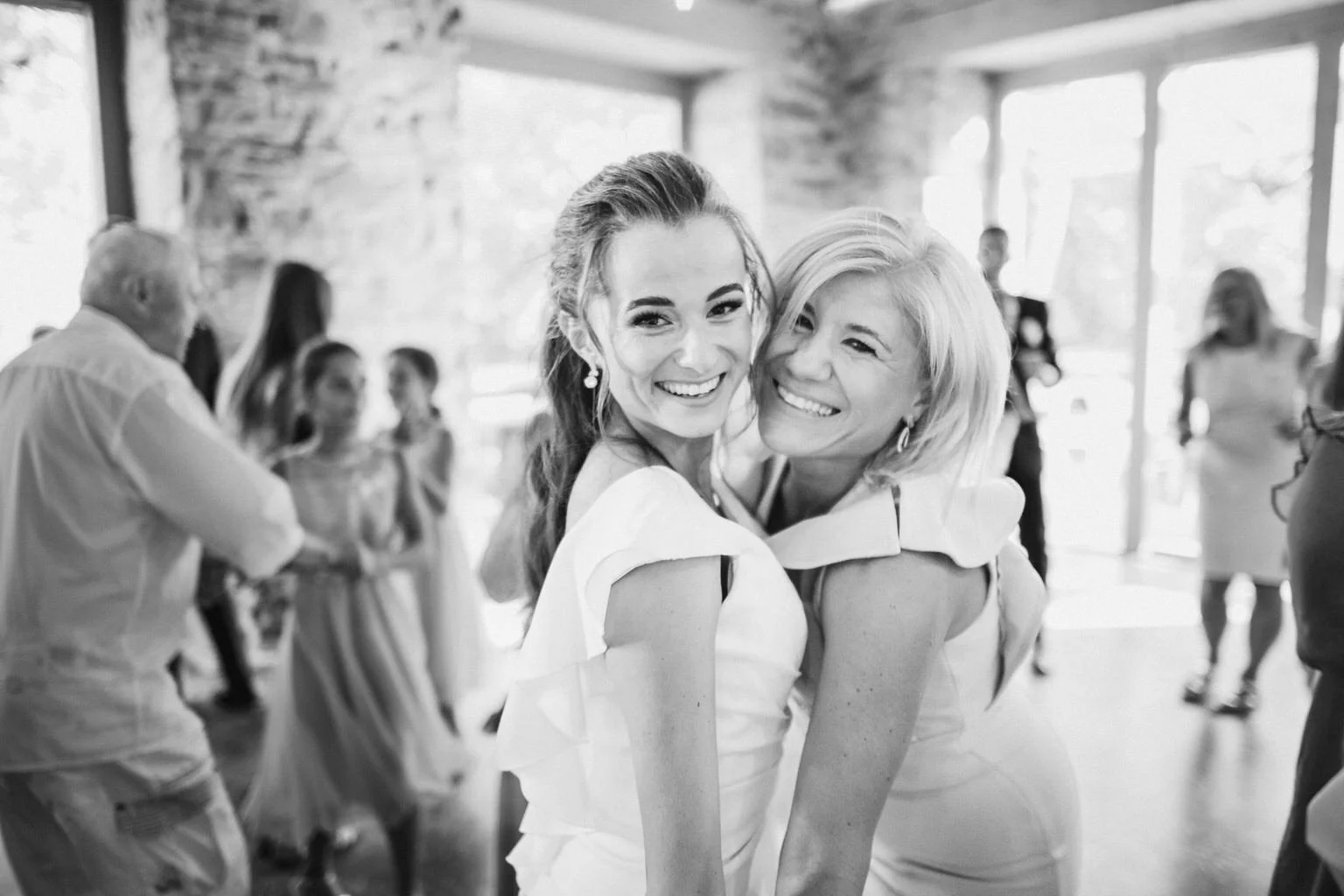 statek-vsetice-svatba-letni-boho-wedding-love-prague-fotograf-patrickhacha-2022112.jpg