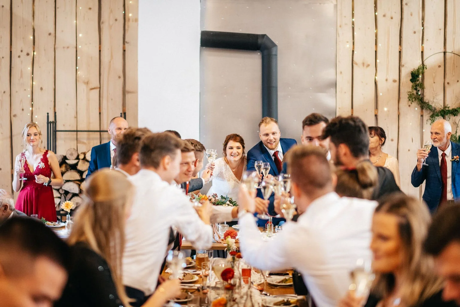 svatba-v-desti-farma-kalhov-fotograf-2022-wedding-prsi-venkovni-patrickhacha52.jpg