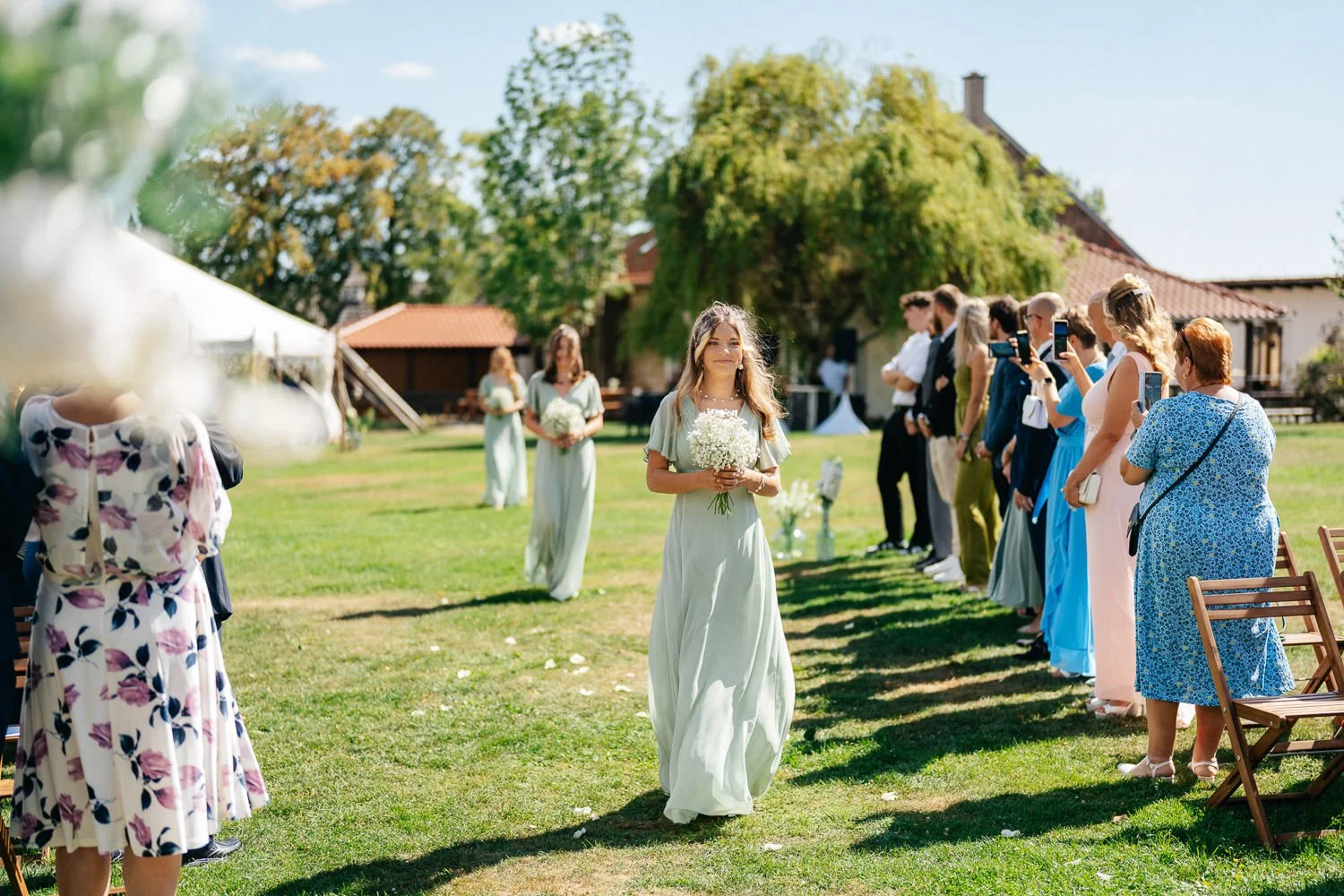 Svatba-statek-u-kaplicky-029-obrad-prichod-svatebcani-patrik-Hacha-fotograf.jpg