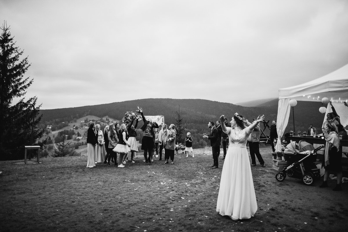 svatba-spindl-wedding-nahorach-hory-krkonose-spindleruvmlyn-horalka-priroda-hory-v-lese-142.jpg