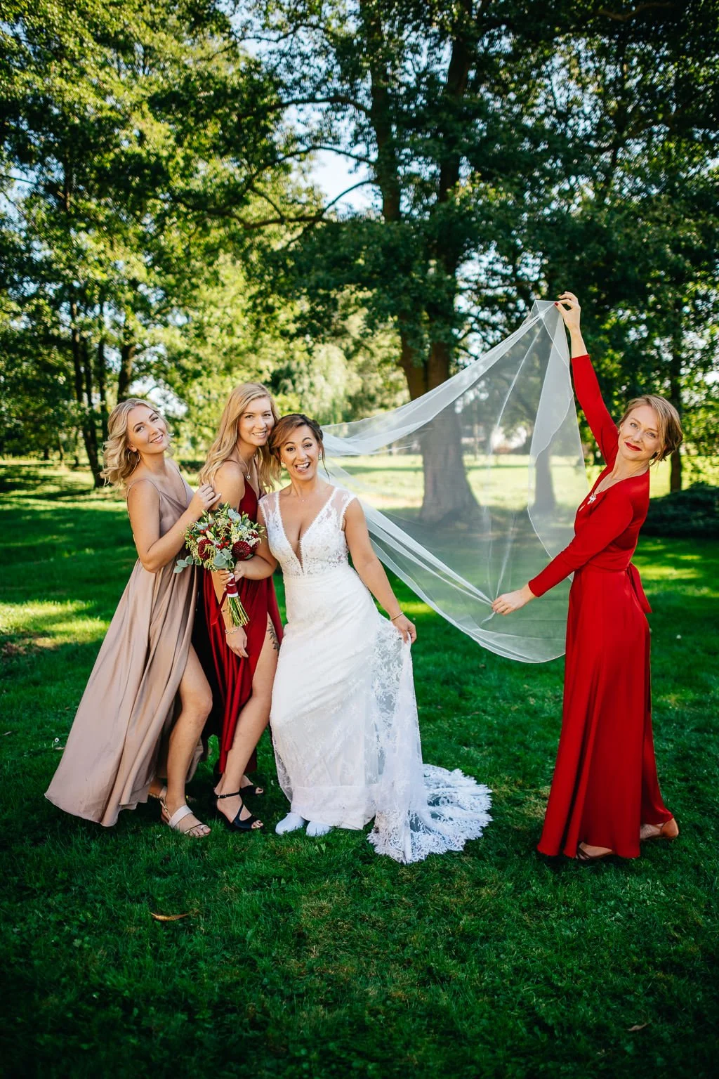 dvur-gigant-svatba-zaluzi-fotograf-wedding-patrikhacha-photographer-054.jpg