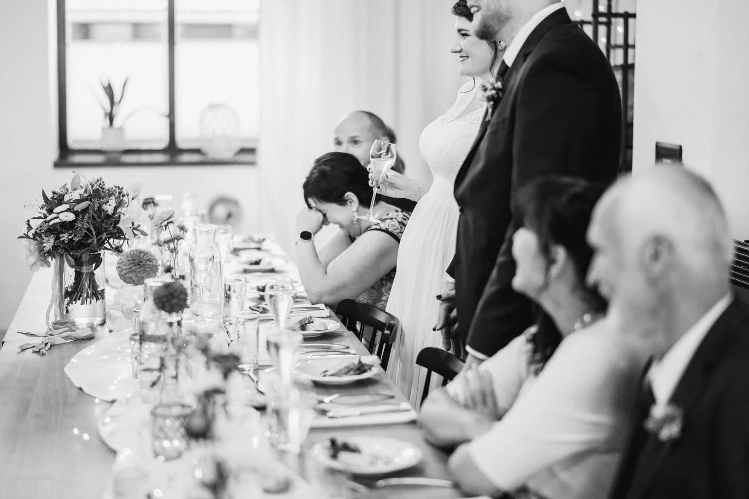 svatba-v-desti-farma-kalhov-fotograf-2022-wedding-prsi-venkovni-patrickhacha54.jpg
