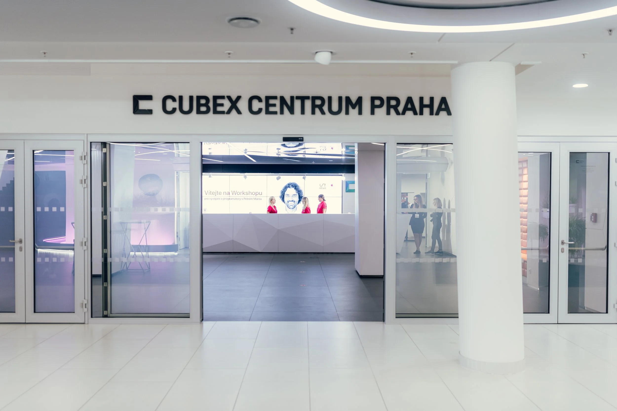 cubex-konference-iwant-petrmara-event-fotograf-Patrick-Hacha1.jpg