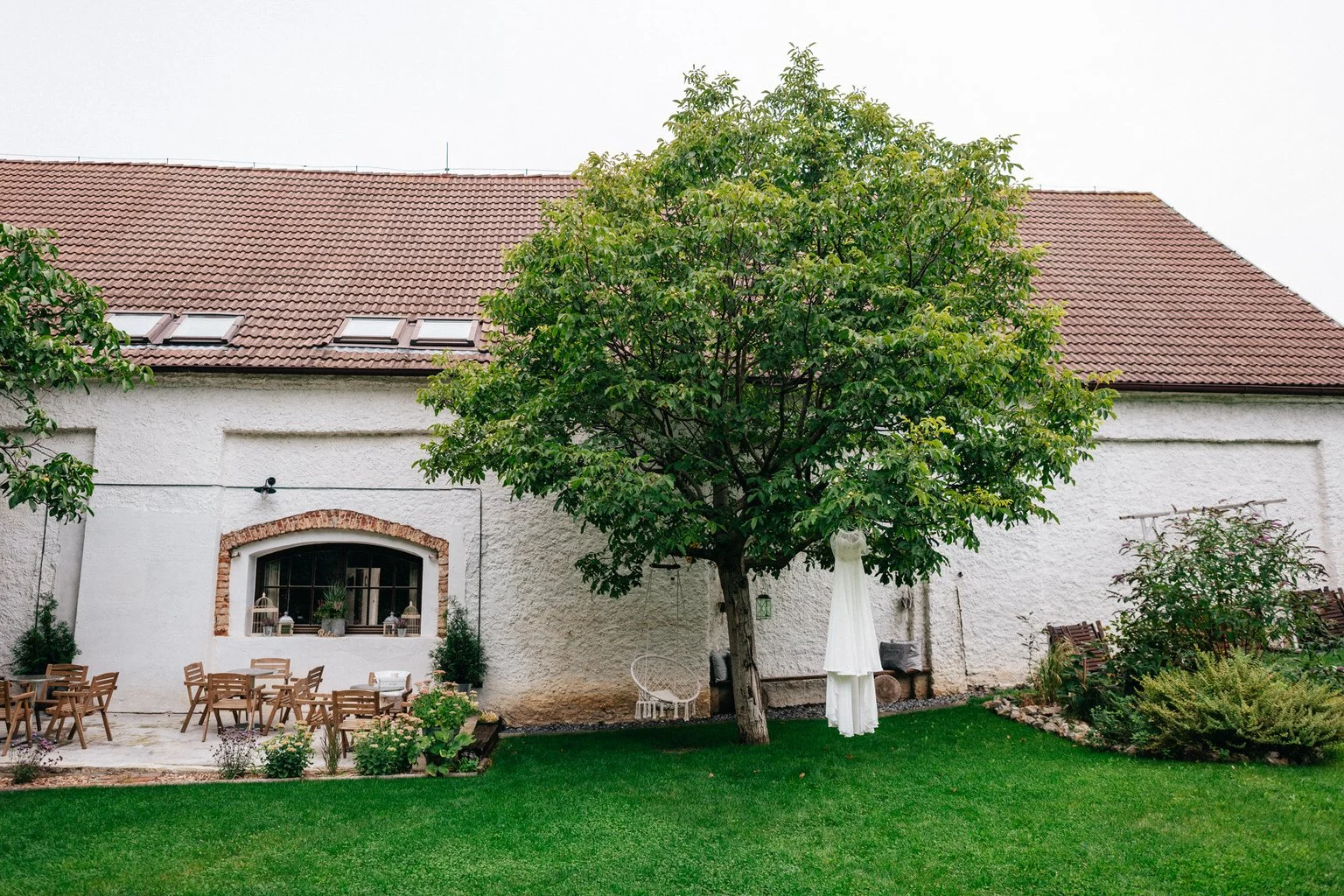 svatba-praha-stodola-holyne-2022-fotograf-patrickhacha-prague-wedding6.jpg