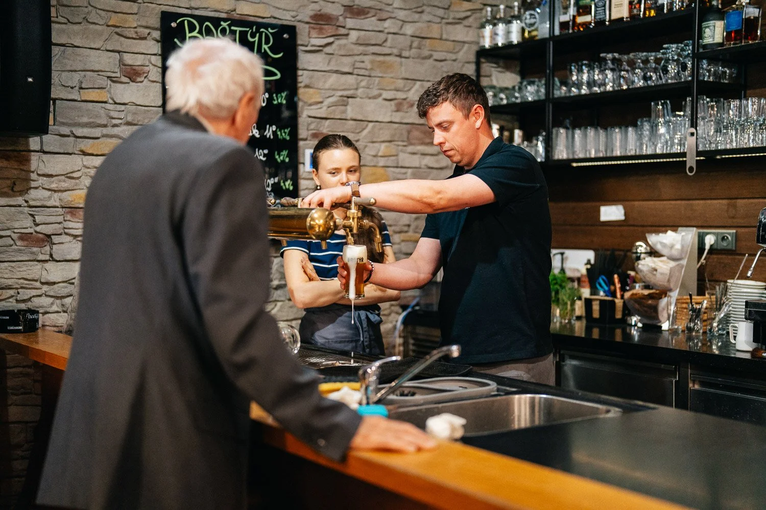 svatba-v-pivovaru-novy-rybnik-065-bastyr-pivo-patrik-Hacha-fotograf.jpg