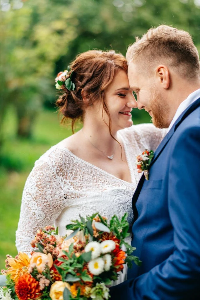 svatba-v-desti-farma-kalhov-fotograf-2022-wedding-prsi-venkovni-patrickhacha60.jpg