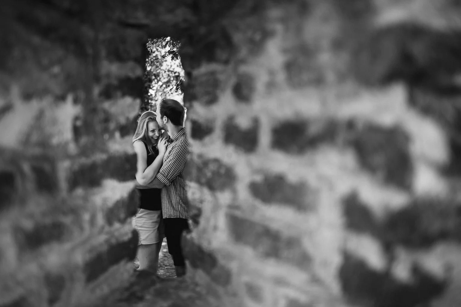 parove-foceni-praha-fotograf-couple-vysehrad-patrickhacha-006.jpg