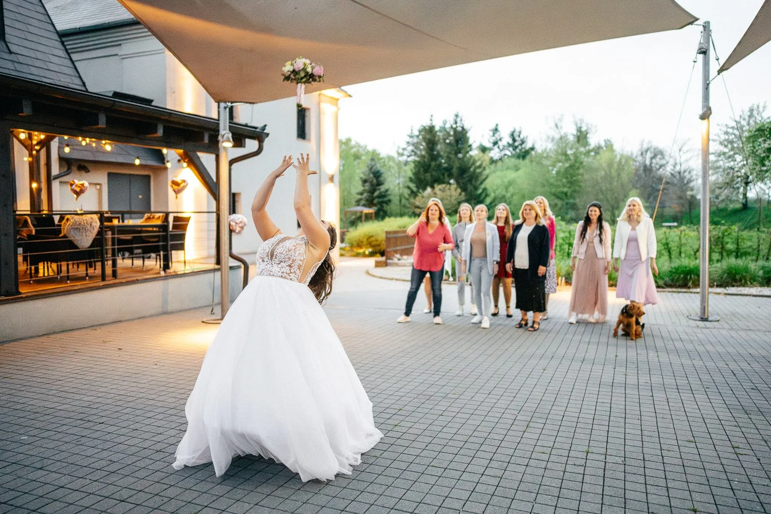 penzion-pivovar-novy-rybnik-oboriste-svatba-126-hod-kytici-patrik-Hacha-fotograf.jpg
