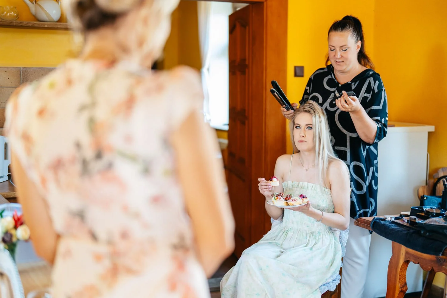 Svatba-statek-vletice-010-pripravy-nevesta-patrik-Hacha-fotograf.jpg