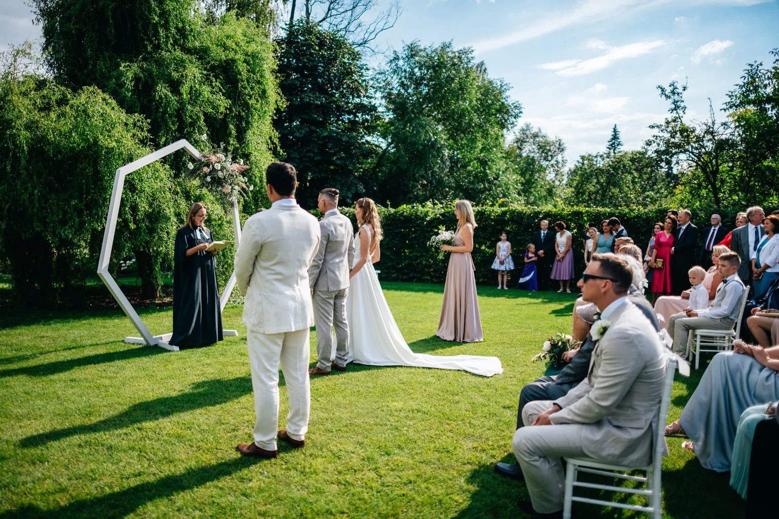dvur-hoffmeister-svatba-fotograf-wedding-prague-photographer-summer-vibe-patrickhacha-srpen-2020-boho-30.jpg