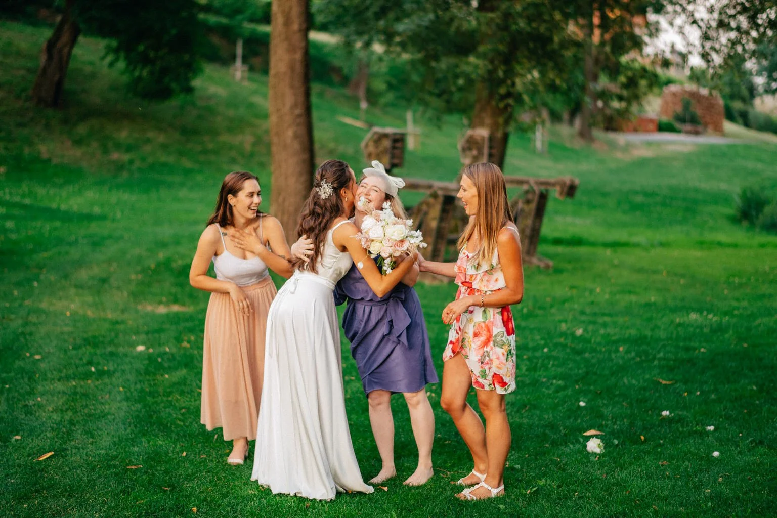 statek-vsetice-svatba-letni-boho-wedding-love-prague-fotograf-patrickhacha-2022124.jpg