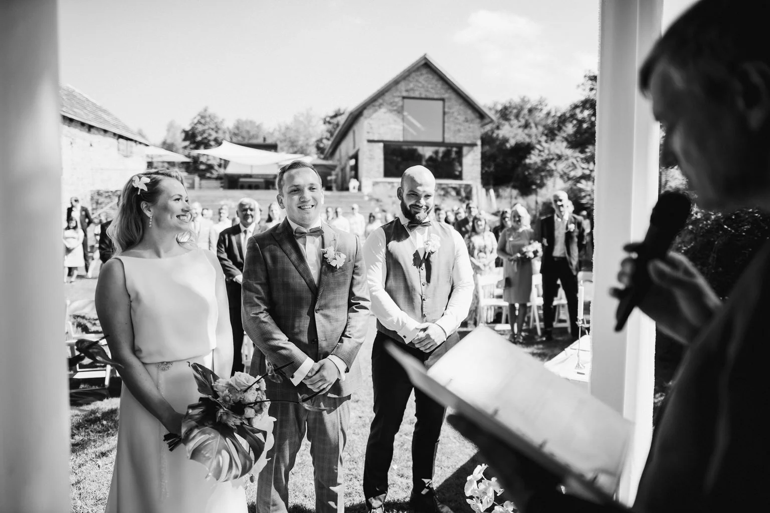 svatba-mlyn-na-dobry-vode-praha-wedding-prague-photographer-fotograf-2022-venkonvi20.jpg