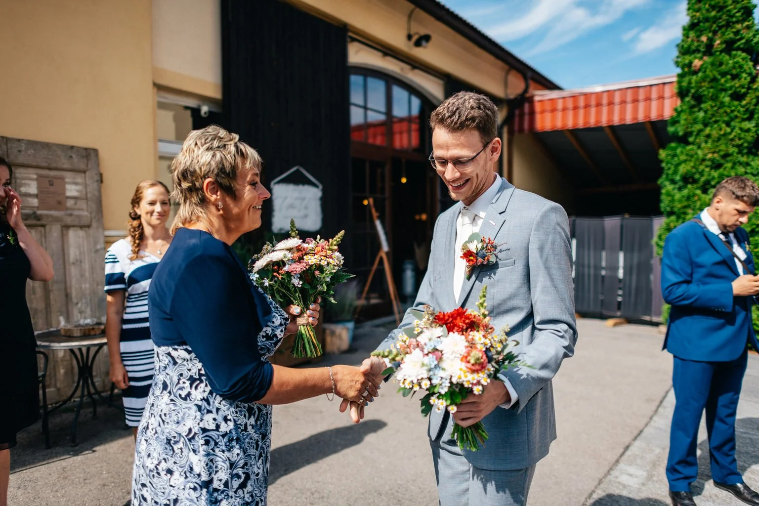 svatba-praha-stodola-holyne-2022-fotograf-patrickhacha-prague-wedding31.jpg