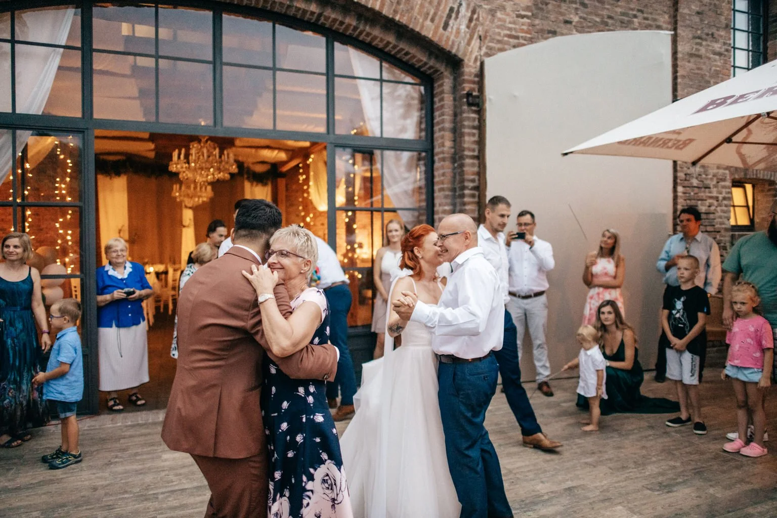 dvur-hoffmeister-svatba-wedding-prague-fotograf-praha-photographer-2022-patrickhacha116.jpg