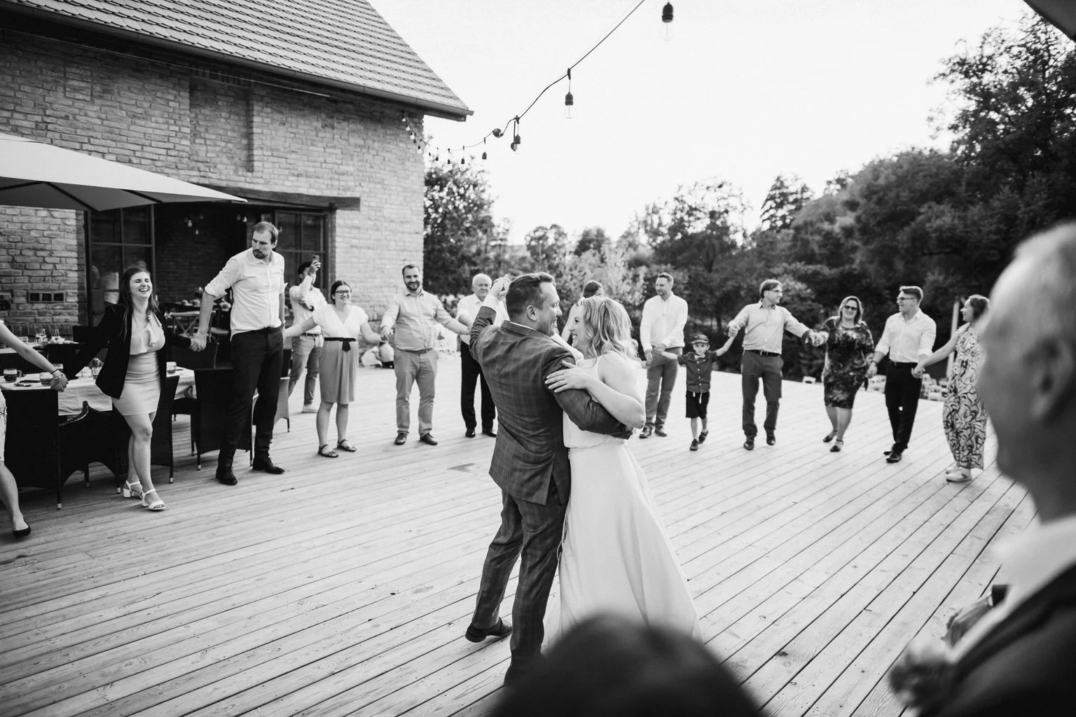 svatba-mlyn-na-dobry-vode-praha-wedding-prague-photographer-fotograf-2022-venkonvi86.jpg