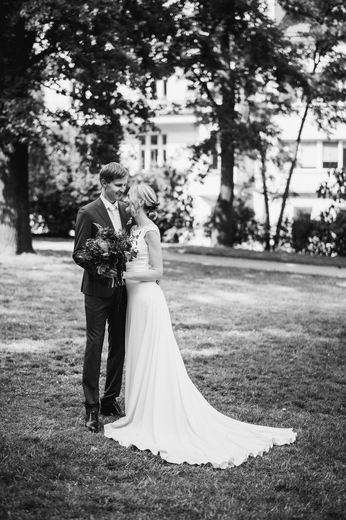 Grebovka-svatba-fotograf-wedding-havlickovy-sady-prague-photographer-summer-vibe-patrickhacha-cervenec-2023-45.jpg