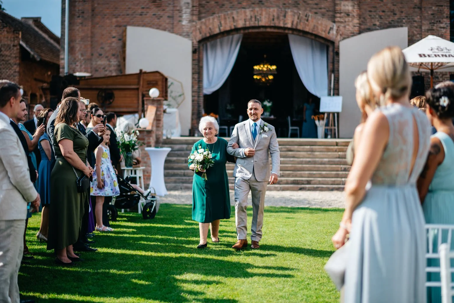 dvur-hoffmeister-svatba-fotograf-wedding-prague-photographer-summer-vibe-patrickhacha-srpen-2020-boho-24.jpg