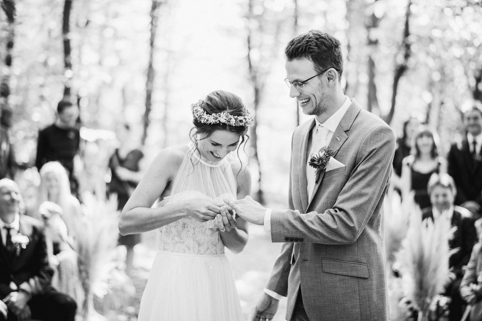 svatba-praha-stodola-holyne-2022-fotograf-patrickhacha-prague-wedding47.jpg
