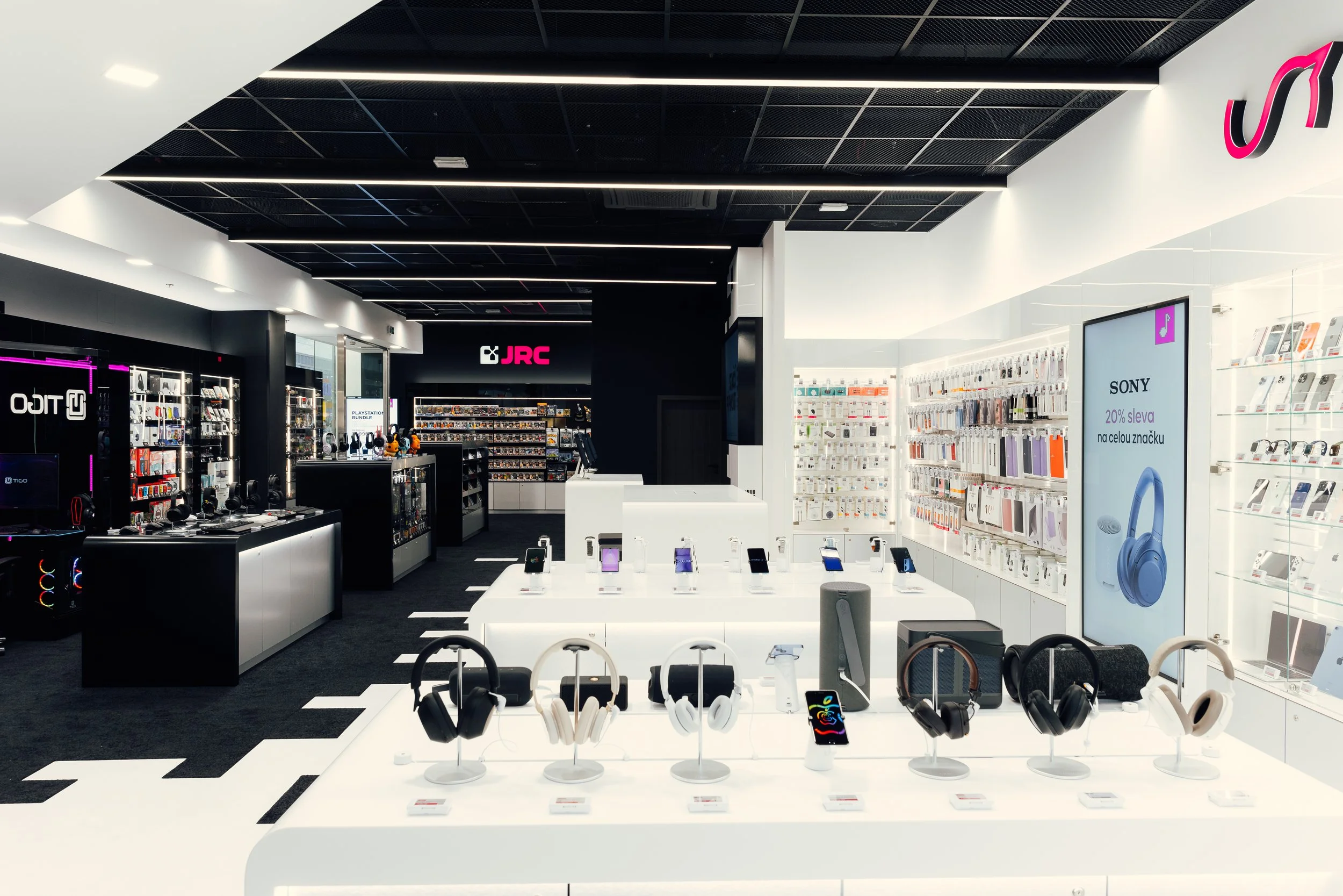 smarty-opening-klucizprahy-agrealus-ducklock-event-fotograf-Patrick-Hacha3.jpg