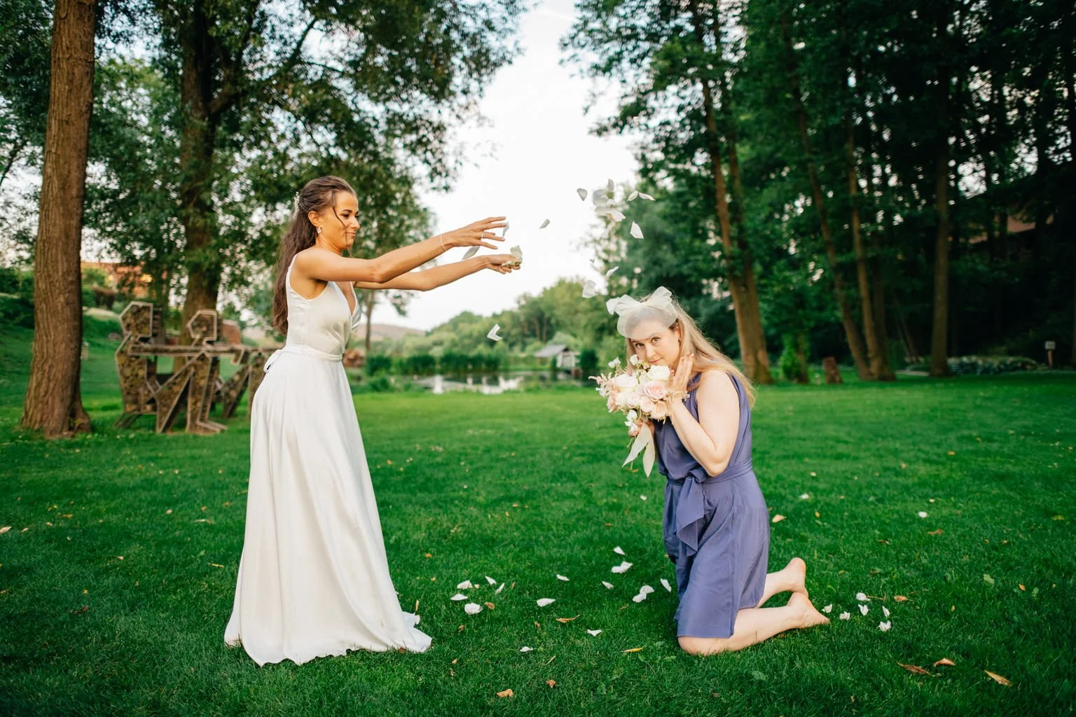 statek-vsetice-svatba-letni-boho-wedding-love-prague-fotograf-patrickhacha-2022125.jpg