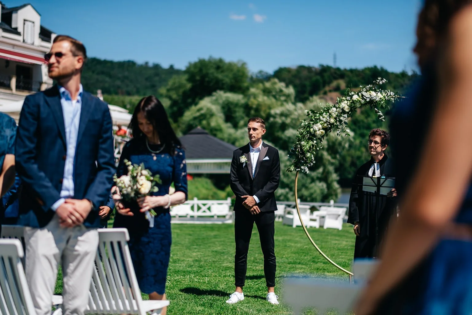 karlstejn-svatba-romanticky-hotel-fotograf-wedding-patrikhacha-033.jpg