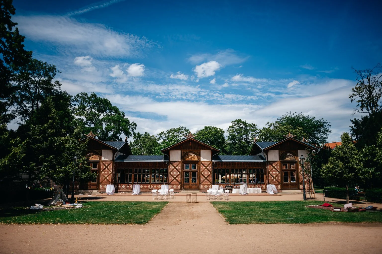 Grebovka-svatba-fotograf-wedding-havlickovy-sady-prague-photographer-summer-vibe-patrickhacha-cervenec-2023-2.jpg
