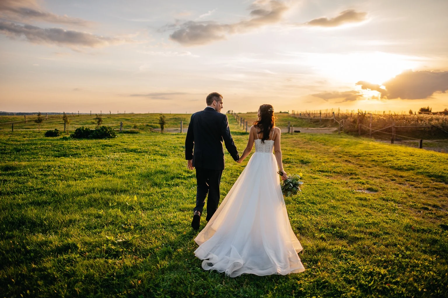 Frantiskuv-dvur-svatba-farma-klokocov-fotograf-wedding-patrikhacha-photographer-083.jpg