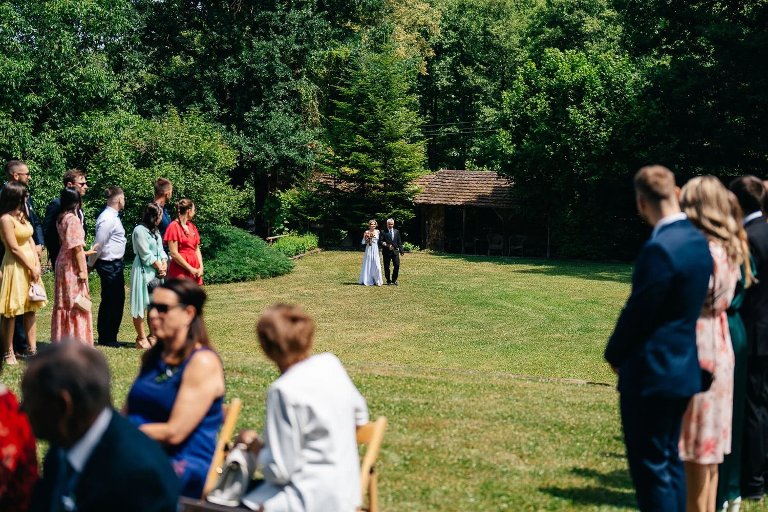 Svatba-statek-vletice-022-prichod-nevesty-obrad-patrik-Hacha-fotograf.jpg