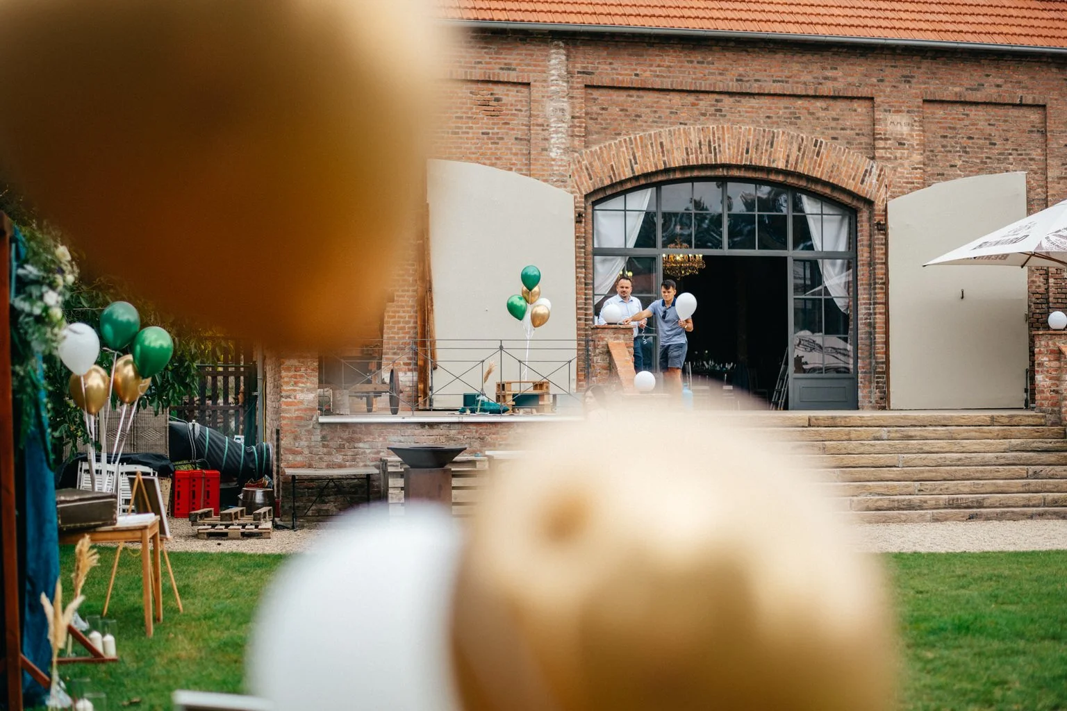 dvur-hoffmeister-svatba-wedding-prague-fotograf-praha-photographer-2022-patrickhacha14.jpg
