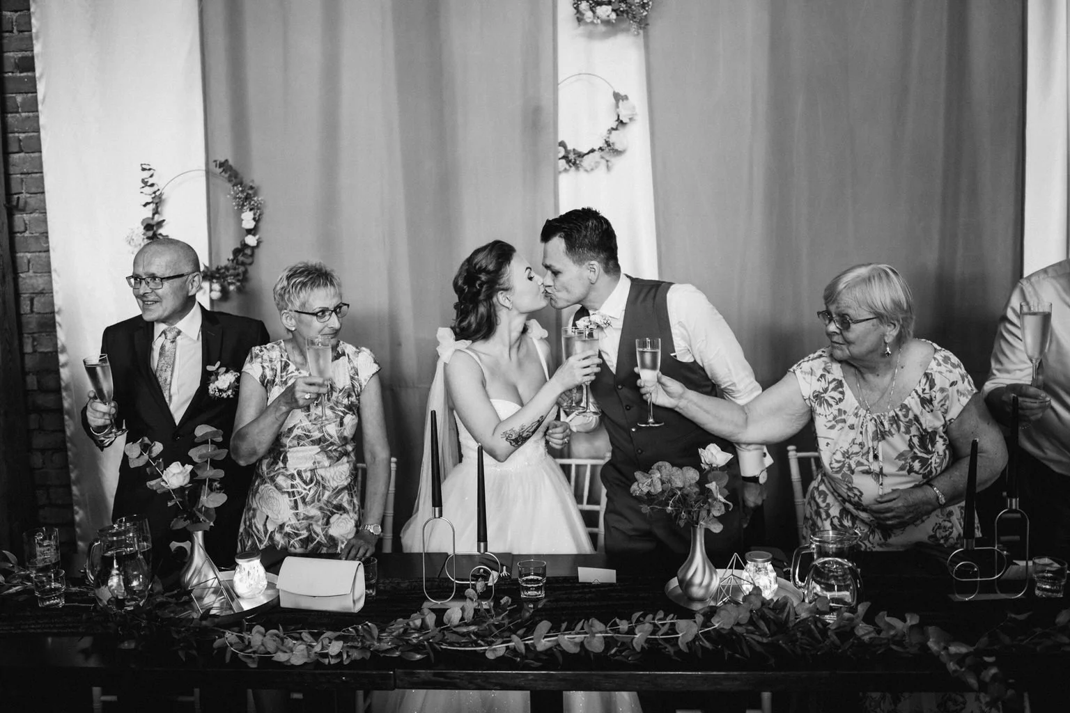 dvur-hoffmeister-svatba-wedding-prague-fotograf-praha-photographer-2022-patrickhacha71.jpg