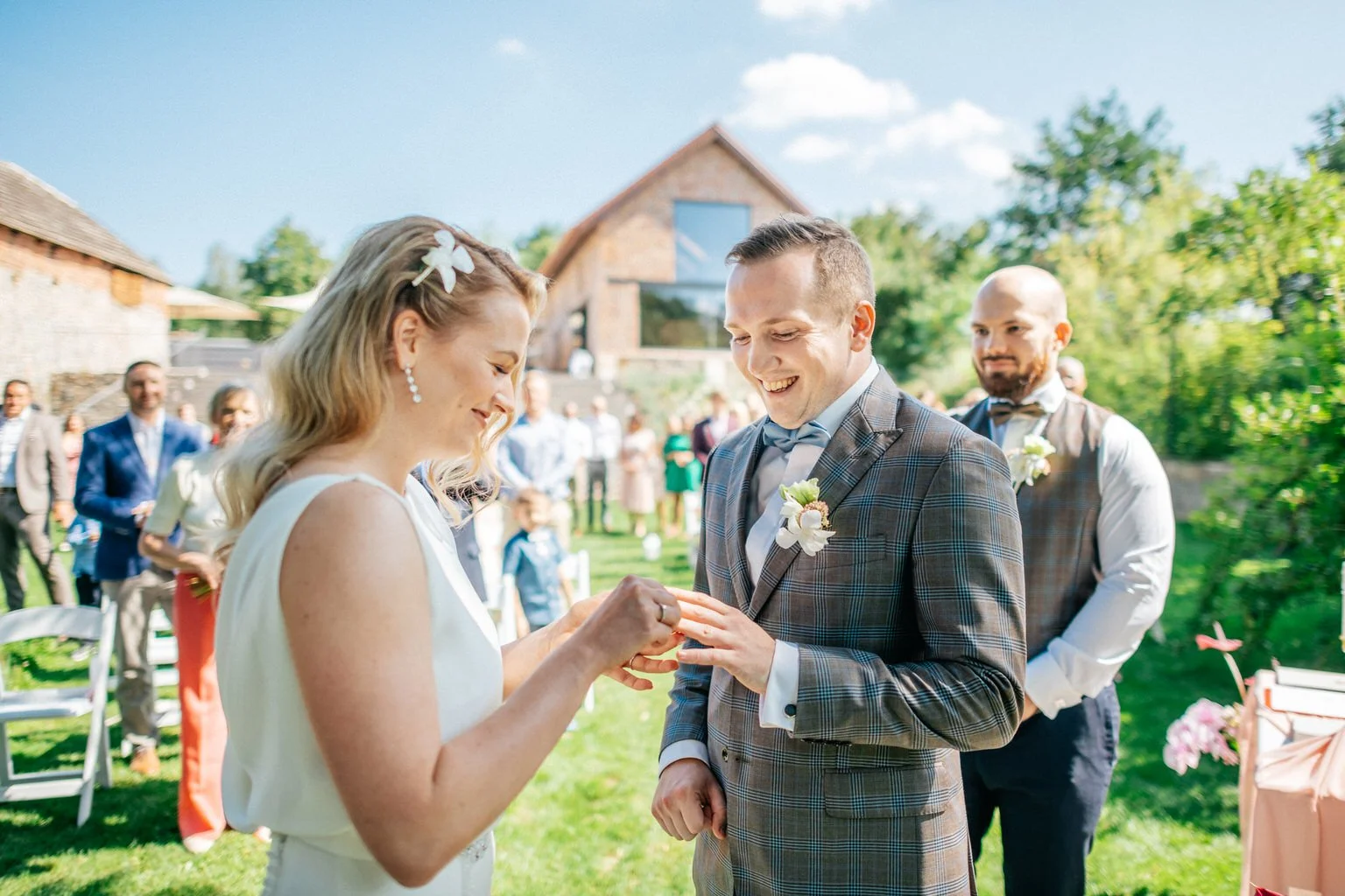 svatba-mlyn-na-dobry-vode-praha-wedding-prague-photographer-fotograf-2022-venkonvi23.jpg