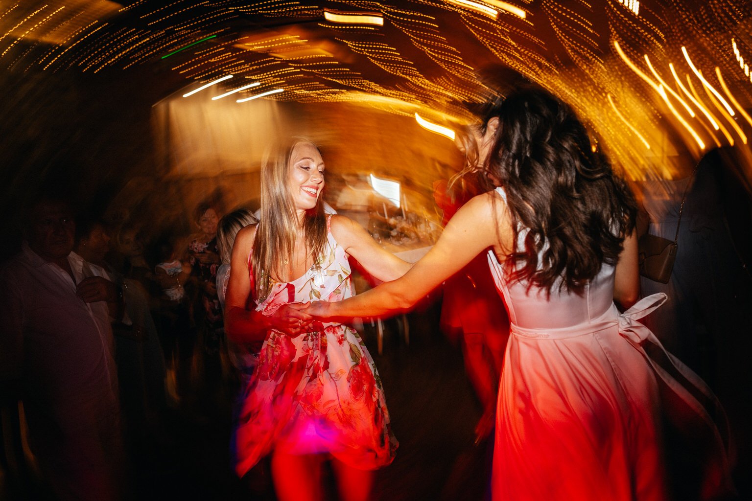 statek-vsetice-svatba-letni-boho-wedding-love-prague-fotograf-patrickhacha-2022128.jpg
