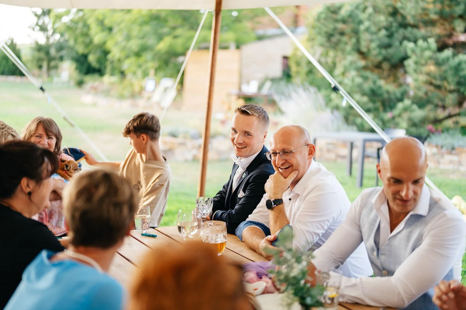 Svatba-statek-u-kaplicky-104-odpoledni-relax-patrik-Hacha-fotograf.jpg