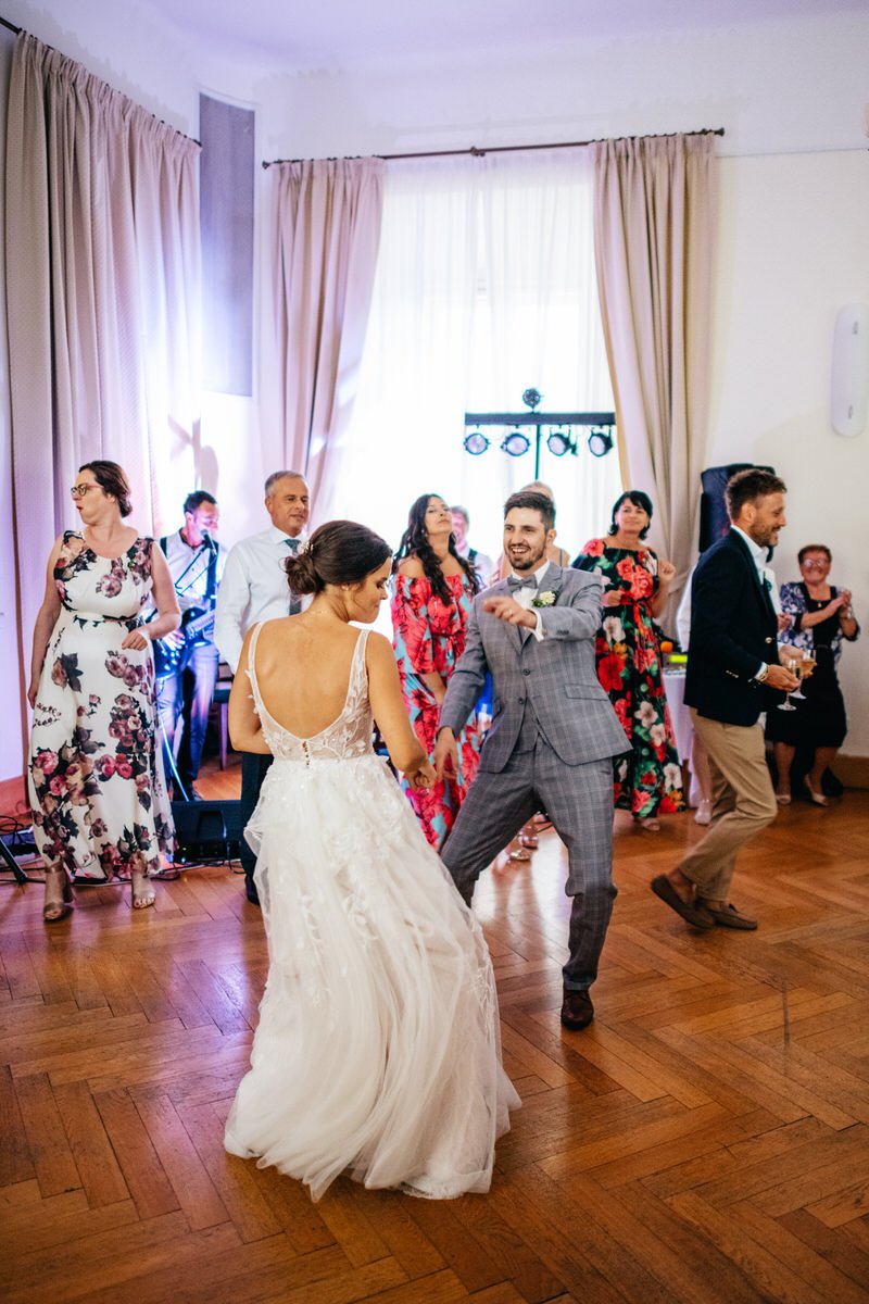 krtiny-kostel-svatba-fotograf-wedding-118.jpg