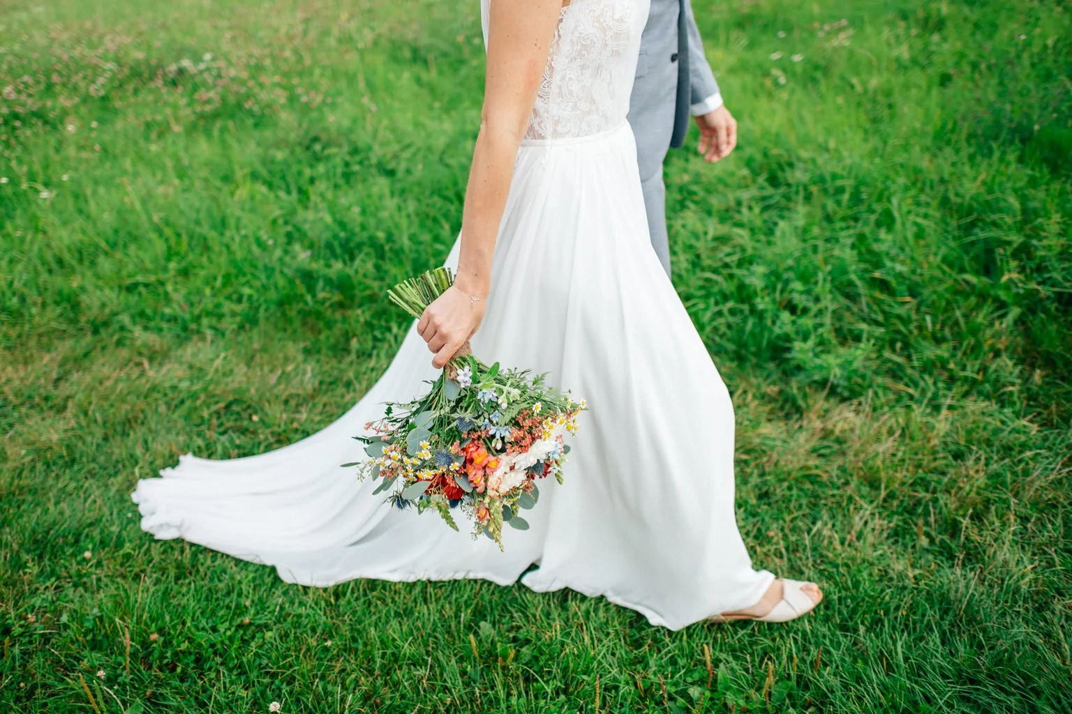 svatba-praha-stodola-holyne-2022-fotograf-patrickhacha-prague-wedding96.jpg
